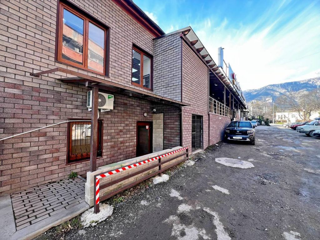 Ялта, ул. Блюхера 4