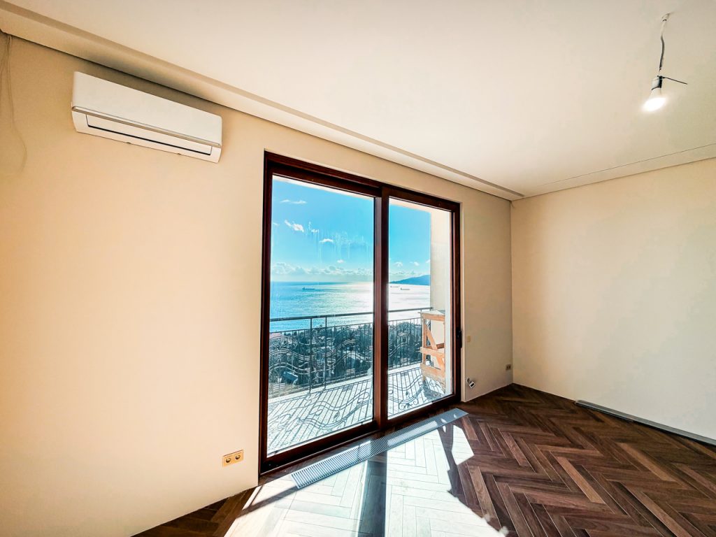 Ялта, пгт Отрадное, шоссе Дражинского 24