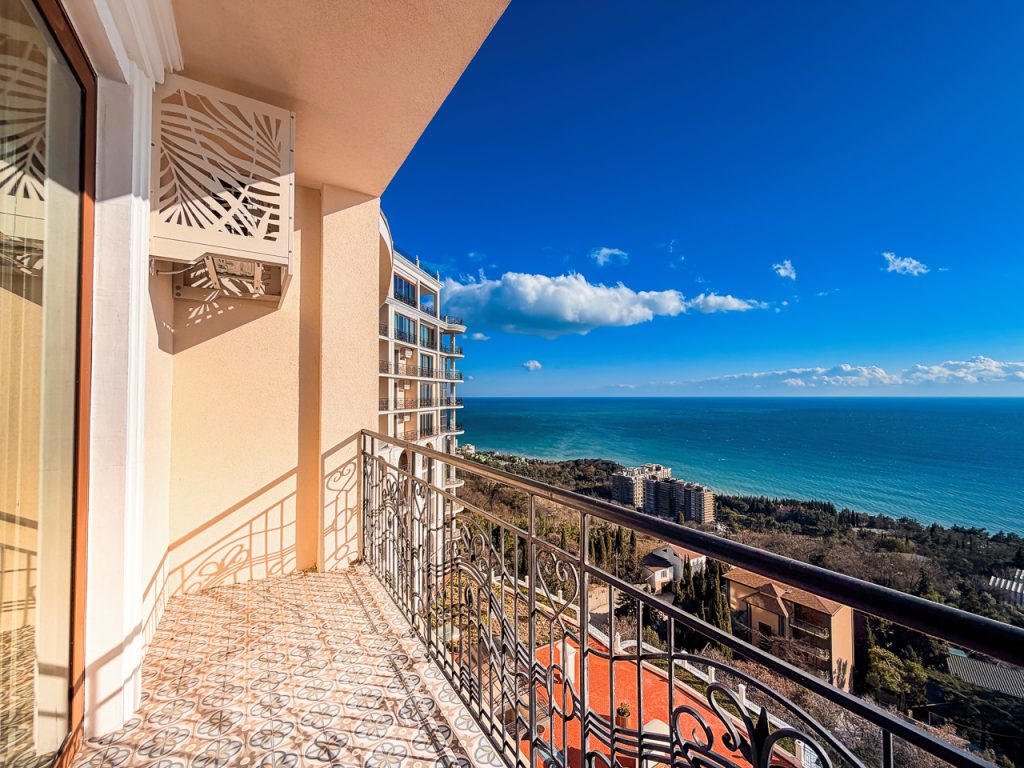 Ялта, пгт Отрадное, шоссе Дражинского 24