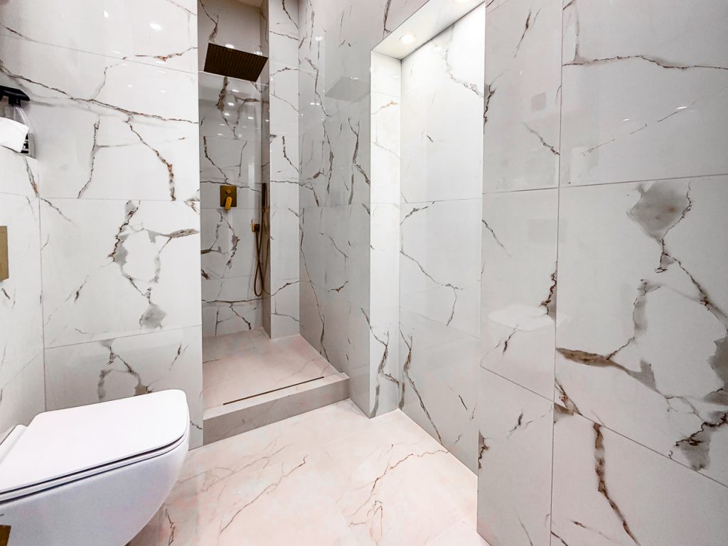 Ялта, пгт Отрадное, шоссе Дражинского 24