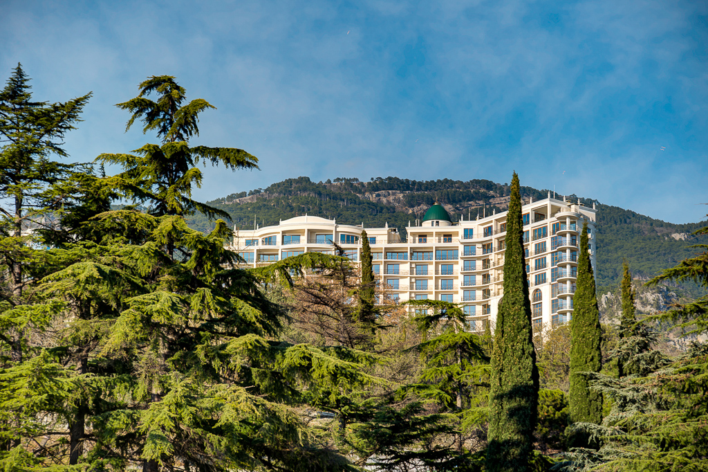 Ялта, пгт Отрадное, шоссе Дражинского 24