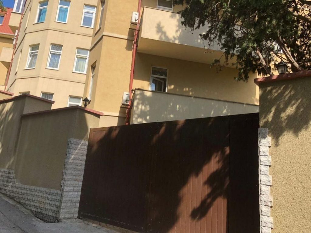 Республика Крым, Ялта, ул. Ломоносова 27