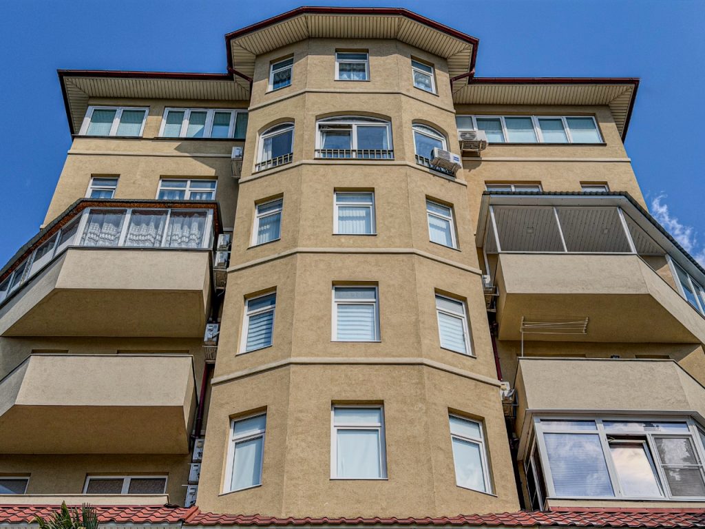 Республика Крым, Ялта, ул. Ломоносова 27