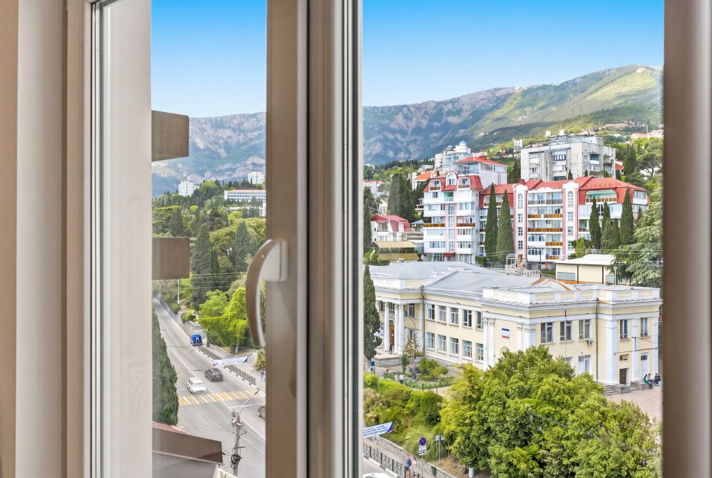 Ялта, улица Партизанская, дом 5