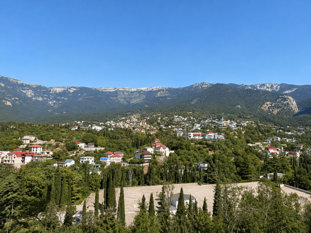 Ялта, Бакунинский проезд 13