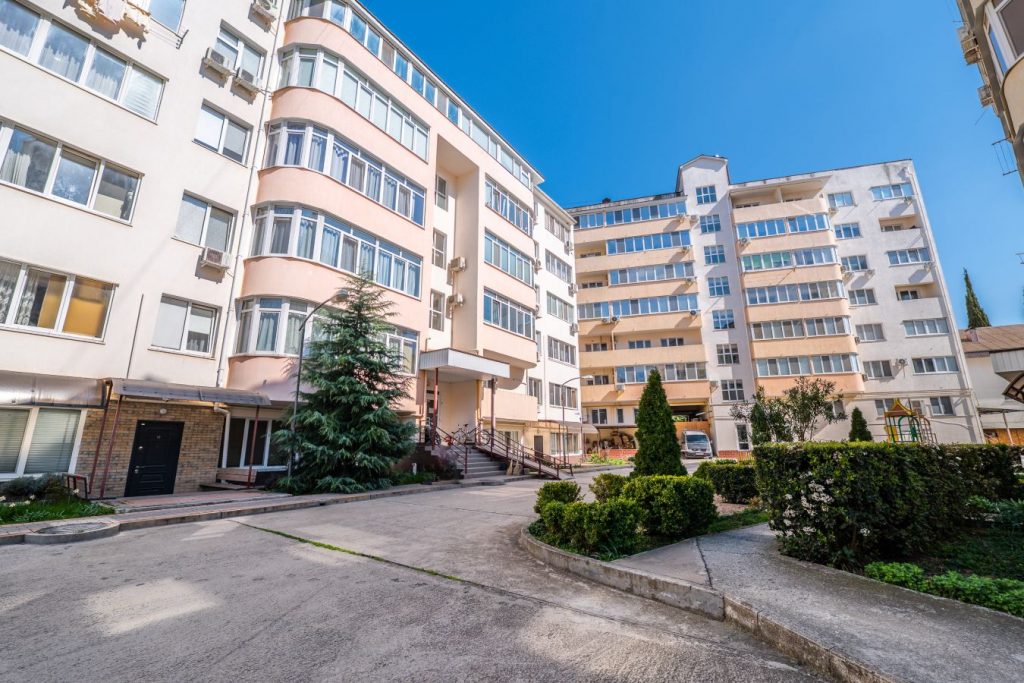 Алушта, ул. Красноармейская 15
