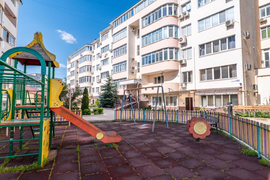 Алушта, ул. Красноармейская 15
