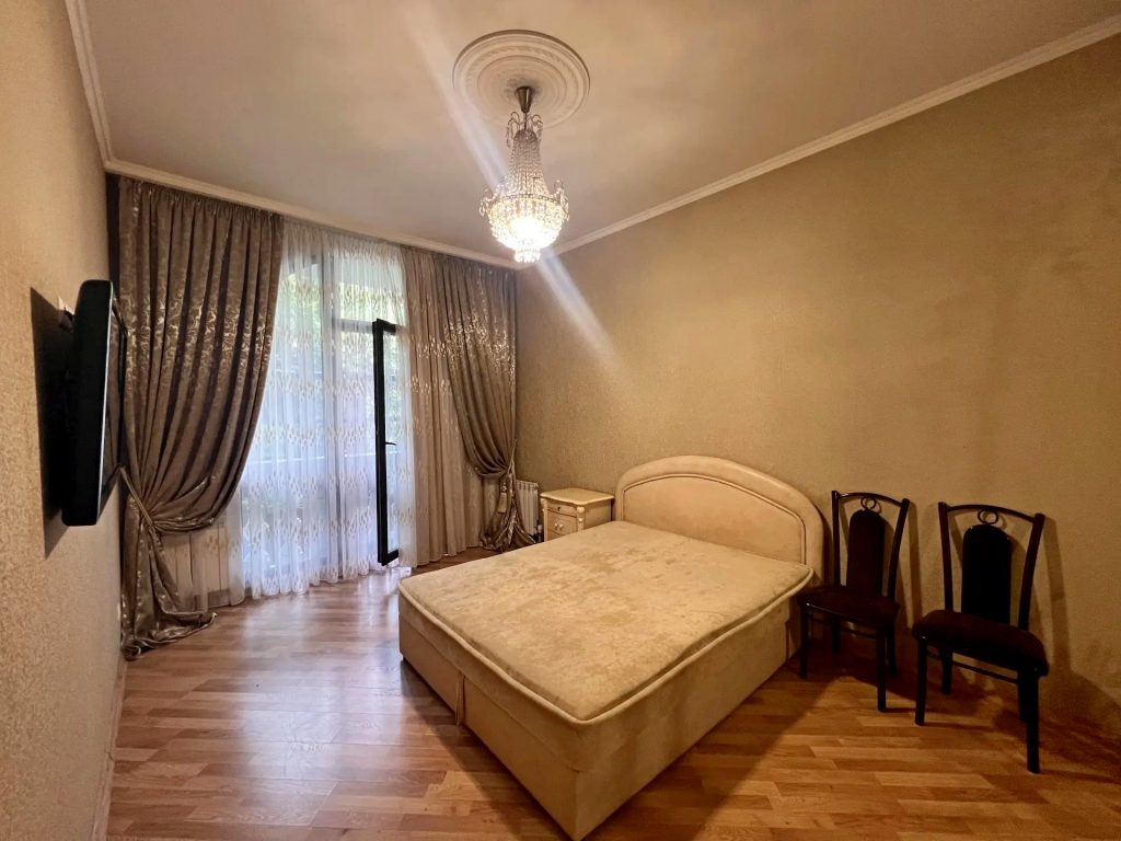 Ялта, пгт. Ливадия, ул. Батурина д. 44