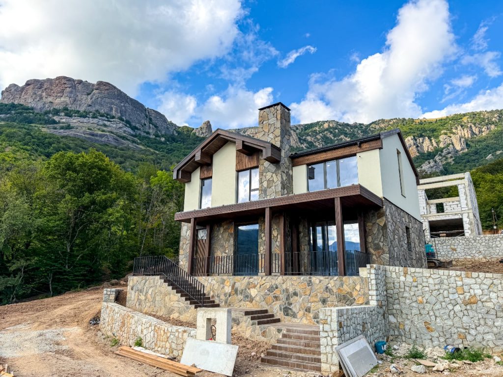 Алушта, Лучистое